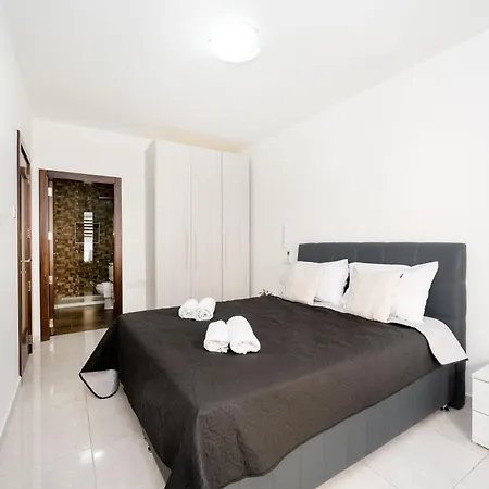 Vela Blu - Rose Court Apartman