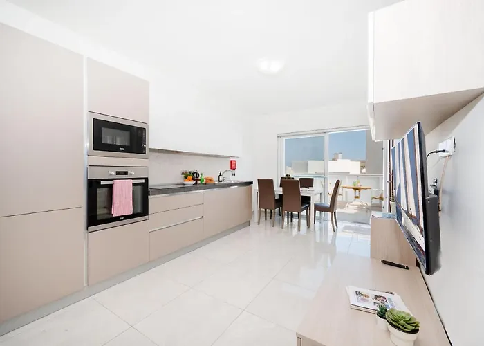 Vela Blu - Rose Court *