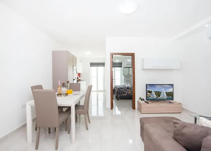 Vela Blu - Rose Court Apartman *