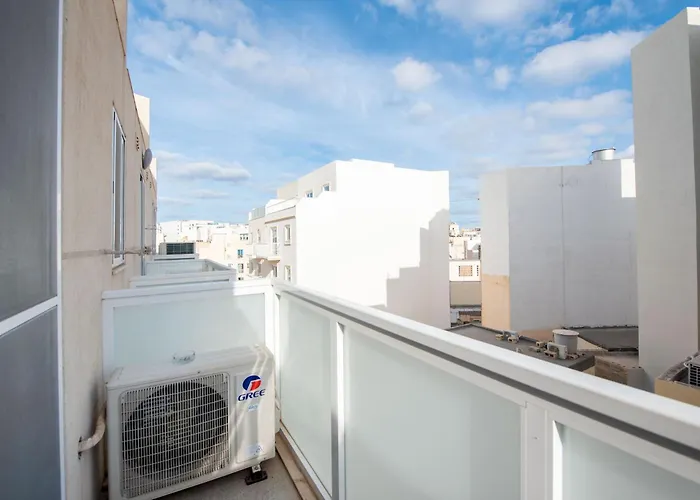 Vela Blu - Rose Court *