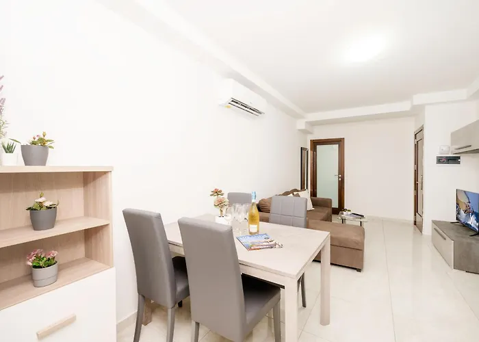 Vela Blu - Rose Court * Gżira